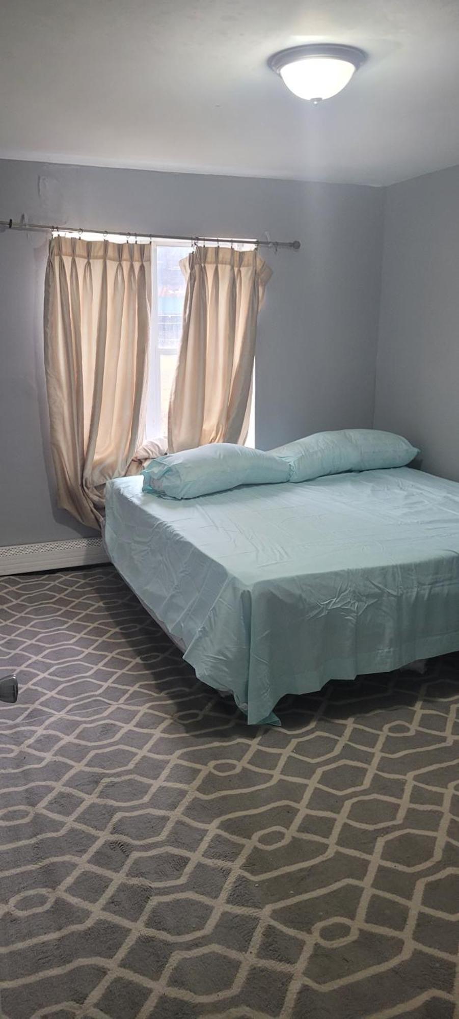 Room In A Beach House With King Size Bed In A Landlord Hosted Three Bedroom Apartment Нью-Йорк Экстерьер фото